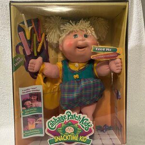 Snacktime Kid ~ Cabbage Patch Blondie ~ Shantal Emma ~ 1995